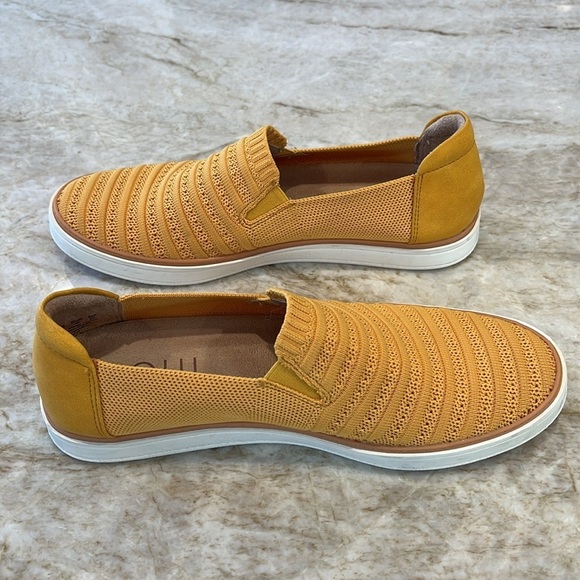 NEW Naturalizer | Kemper Slip On Sneakers | Yellow | Women's Size 7.5M - Picture 4 of 5